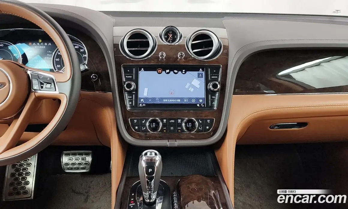 Bentley Bentayga 2017 6.0 автомат (гидро), фото 14