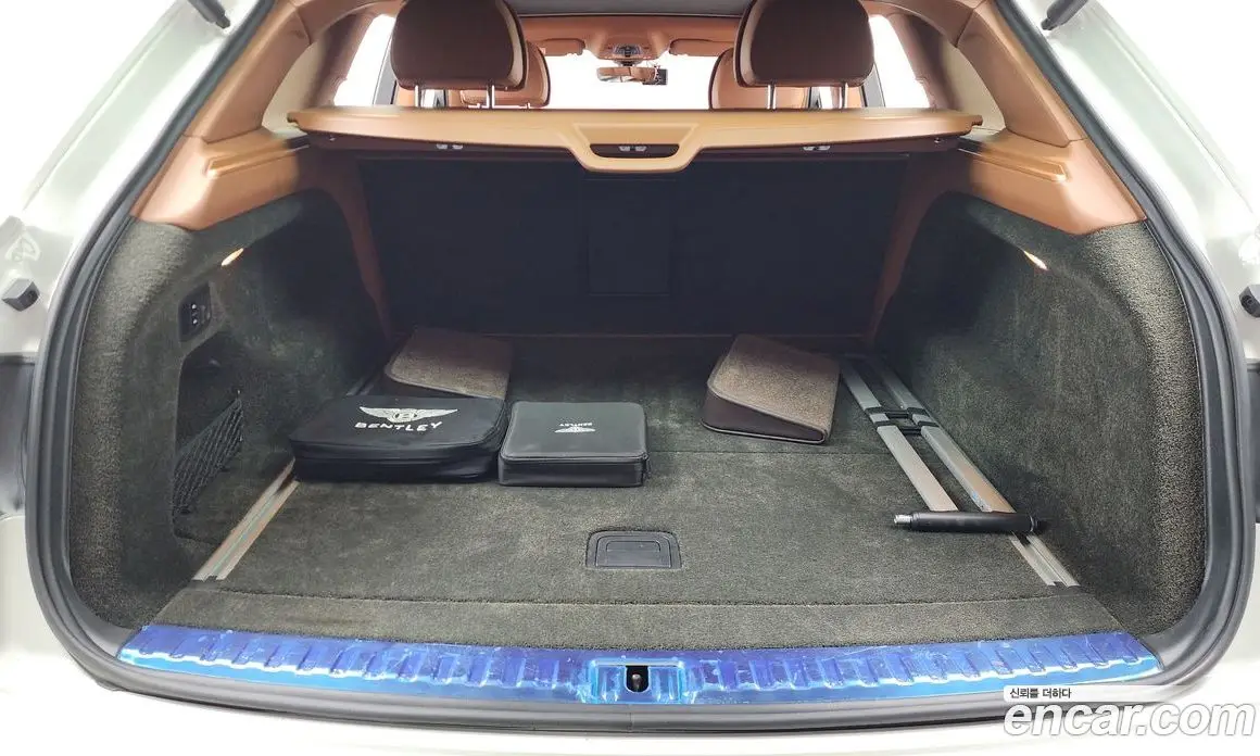 Bentley Bentayga 2017 6.0 автомат (гидро), фото 20