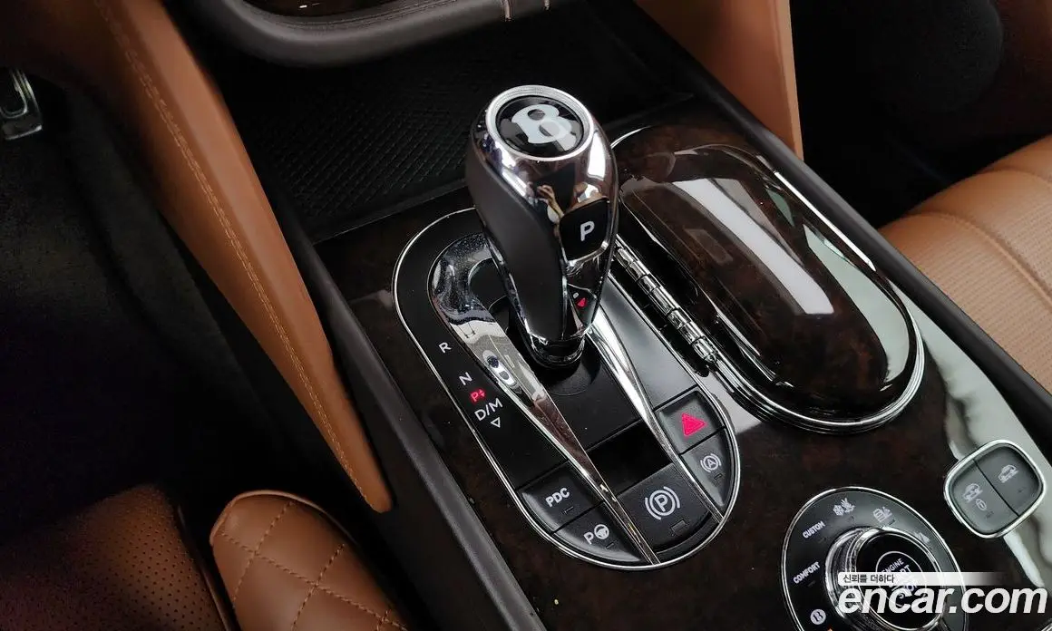 Bentley Bentayga 2017 6.0 автомат (гидро), фото 9