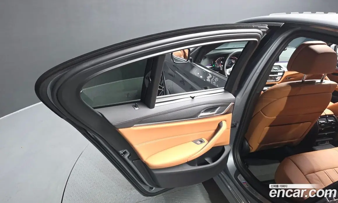 BMW 5 серия 2022 2.0 автомат (гидро), фото 15