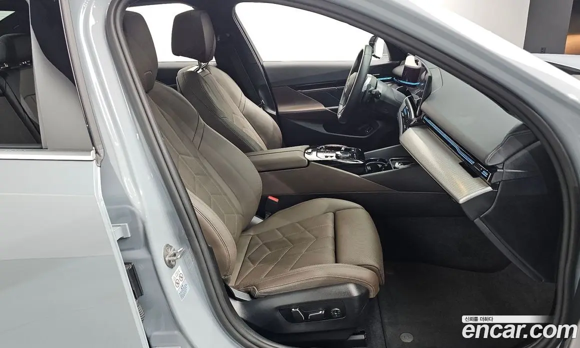 BMW 5 серия 2024 2.0 автомат (гидро), фото 16