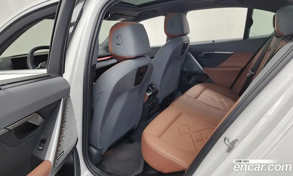 BMW 5 серия 2025 2.0 автомат (гидро), фото 16