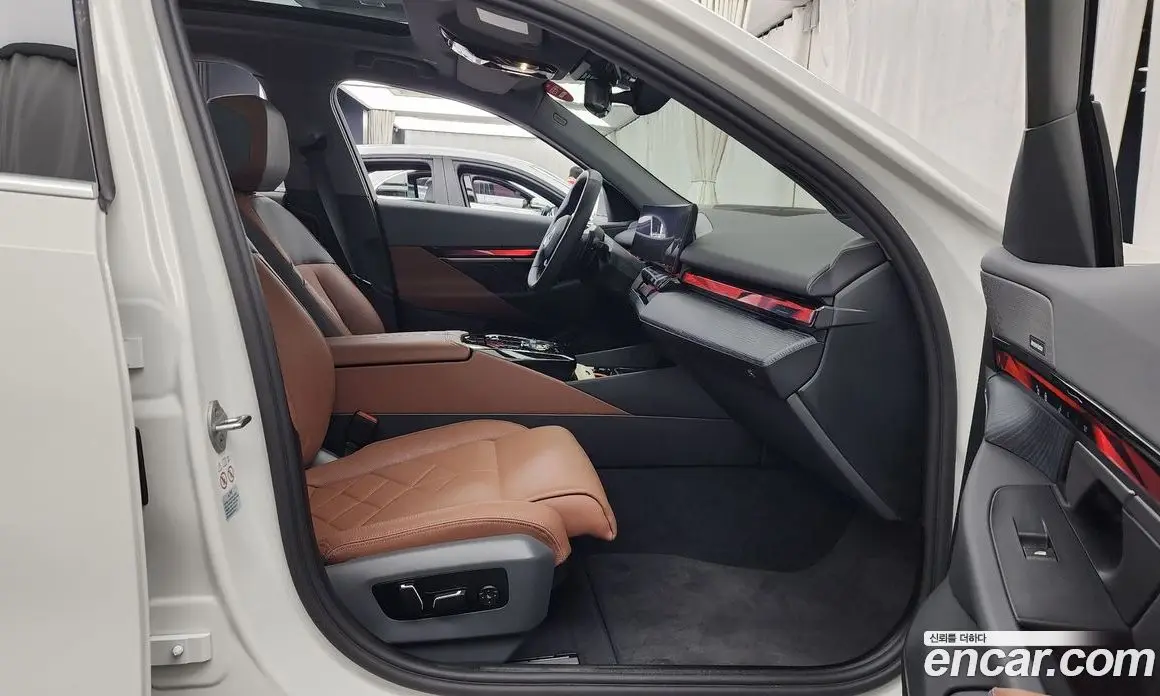 BMW 5 серия 2025 2.0 автомат (гидро), фото 17