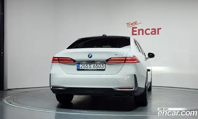 BMW 5 серия 2025 2.0 автомат (гидро), миниатюра 4