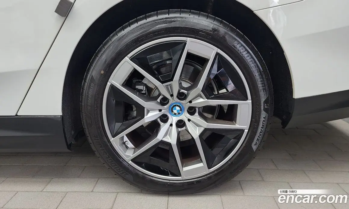 BMW 5 серия 2025 2.0 автомат (гидро), фото 7