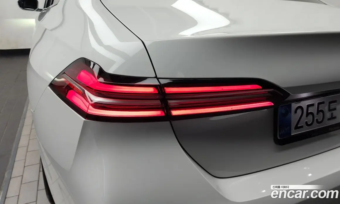 BMW 5 серия 2025 2.0 автомат (гидро), фото 9