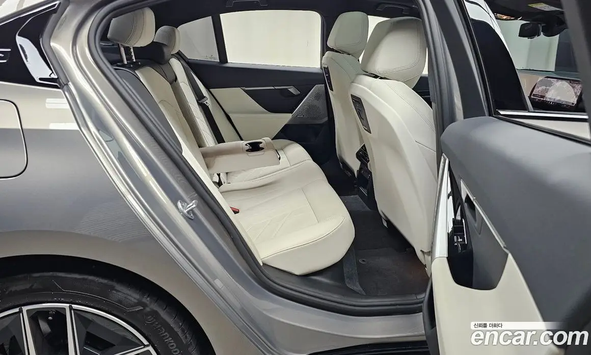 BMW 5 серия 2025 2.0 автомат (гидро), фото 16