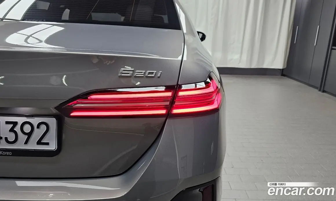 BMW 5 серия 2025 2.0 автомат (гидро), фото 8