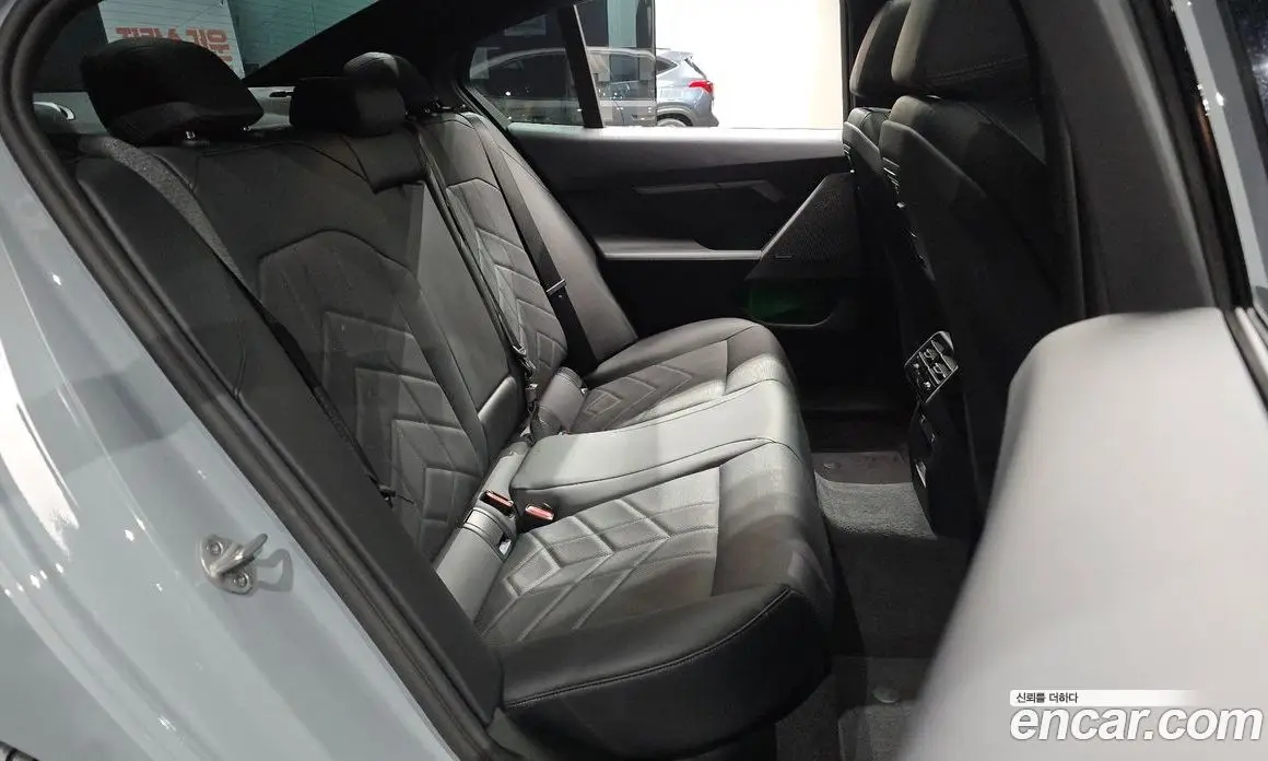 BMW 5 серия 2025 2.0 автомат (гидро), фото 18