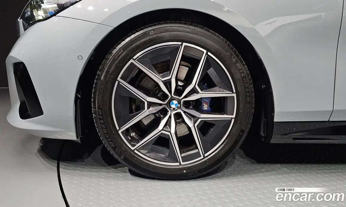BMW 5 серия 2025 2.0 автомат (гидро), фото 5