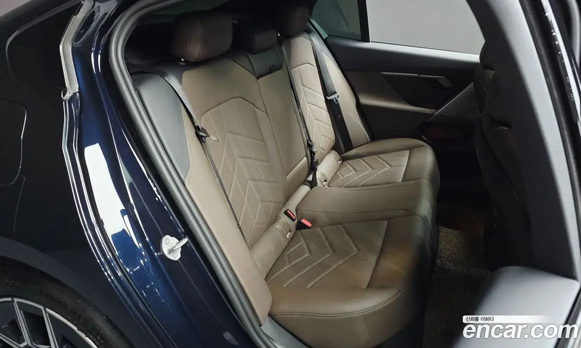 BMW 5 серия 2025 2.0 автомат (гидро), фото 11