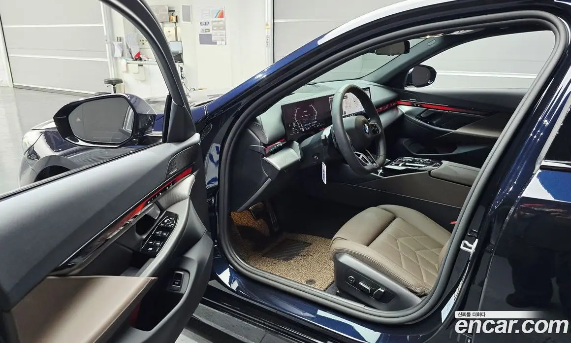 BMW 5 серия 2025 2.0 автомат (гидро), фото 10