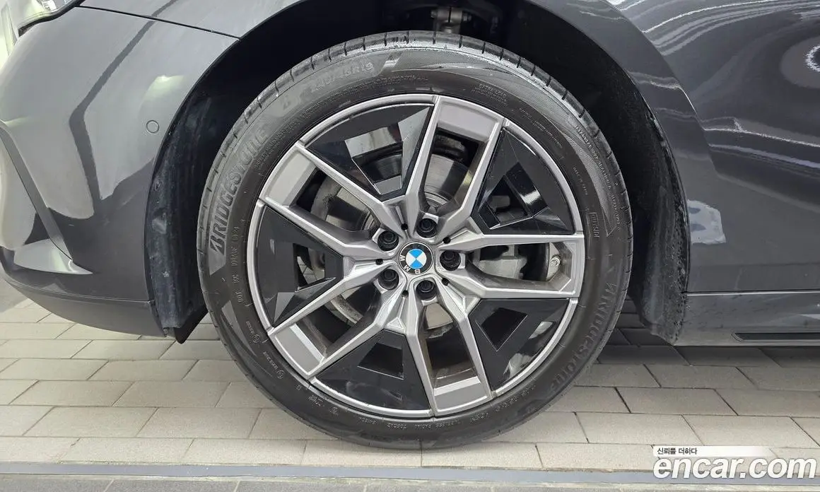 BMW 5 серия 2025 2.0 автомат (гидро), фото 5