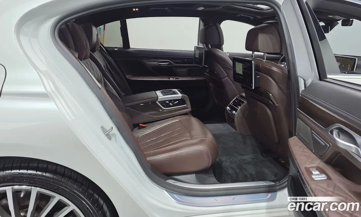 BMW 7 серия 2021 3.0 автомат (гидро), фото 17
