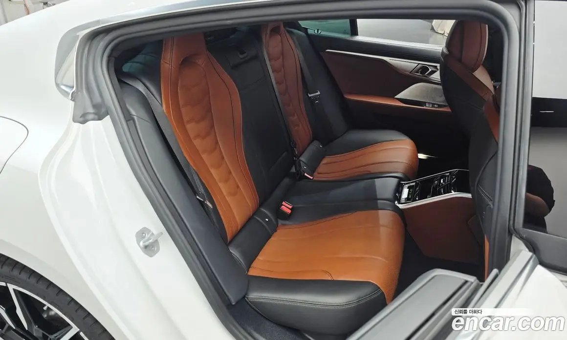 BMW 8 серия 2024 4.4 автомат (гидро), фото 23
