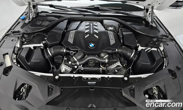BMW 8 серия 2024 4.4 автомат (гидро), миниатюра 6
