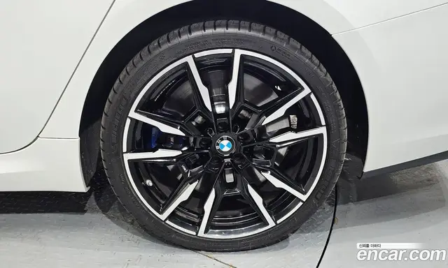 BMW 8 серия 2024 4.4 автомат (гидро), миниатюра 7
