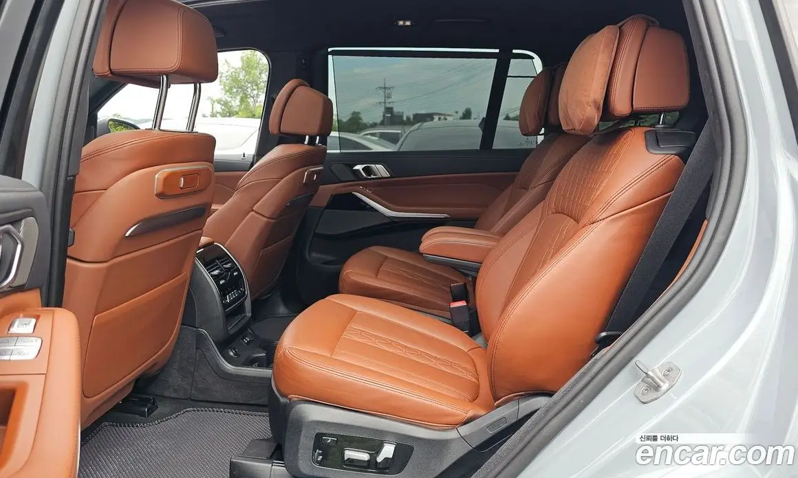 BMW X7 2024 3.0 автомат (гидро), фото 17