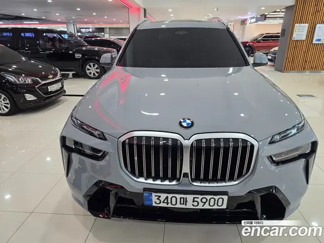 BMW X7 2025 3.0 автомат (гидро), миниатюра 3