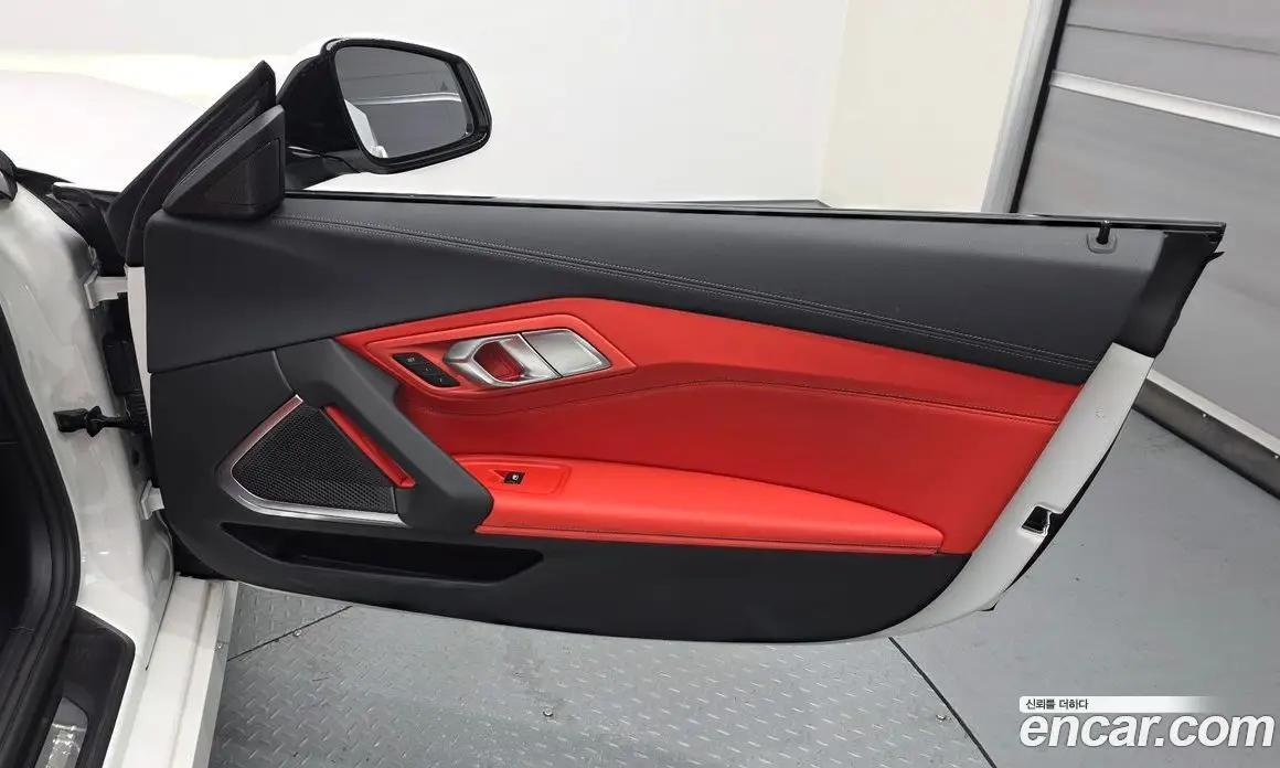 BMW Z4 2024 2.0 автомат (гидро), фото 15