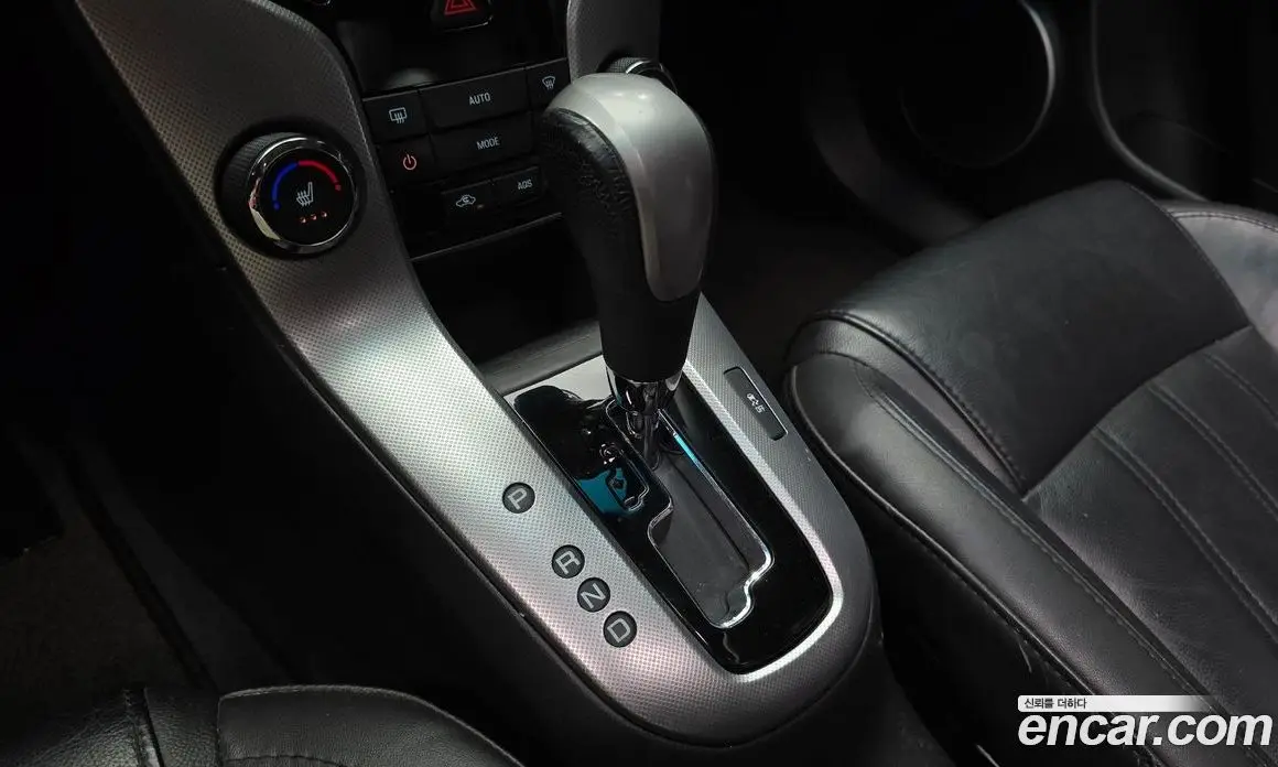 Chevrolet Cruze 2011 1.8 автомат (гидро), фото 9