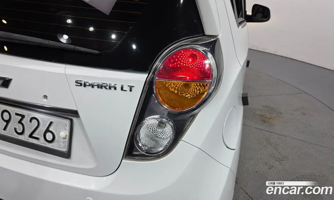 Chevrolet Spark 2012 1.0 автомат (гидро), фото 9
