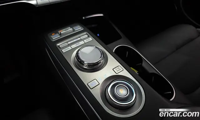 Genesis GV70 2022 0.1 автомат (гидро), миниатюра 12