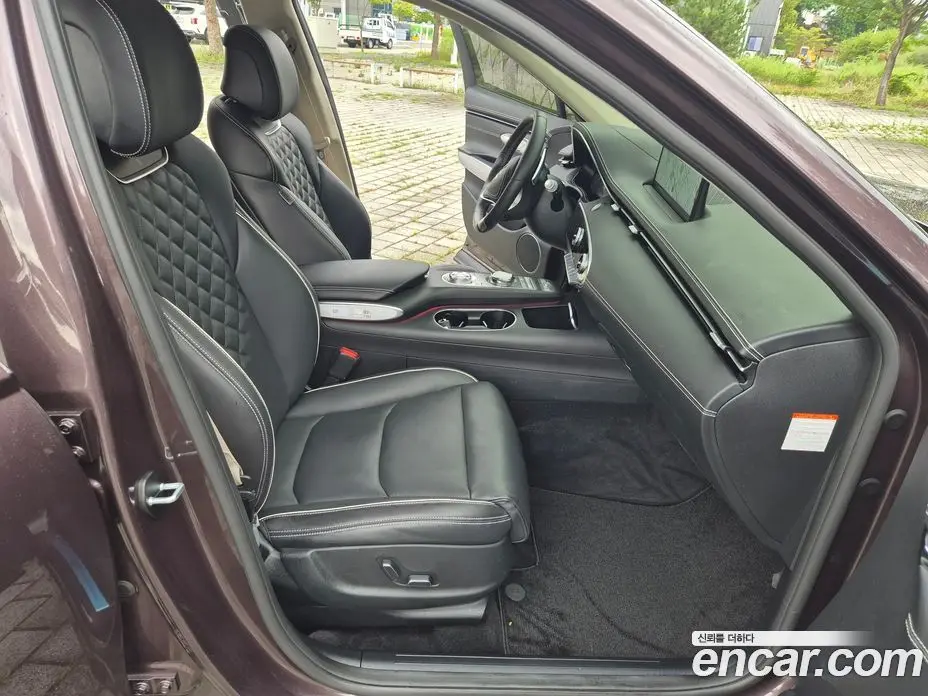Genesis GV70 2022 0.1 автомат (гидро), фото 10