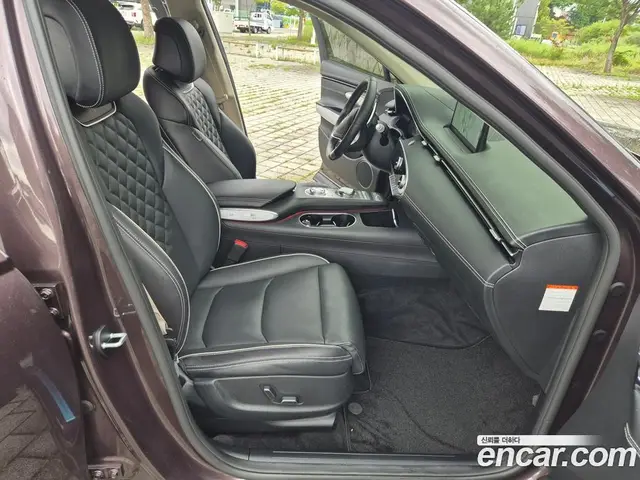 Genesis GV70 2022 0.1 автомат (гидро), миниатюра 10