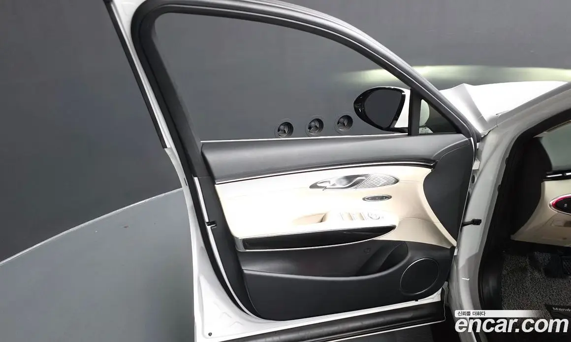 Genesis GV70 2023 2.5 автомат (гидро), фото 13