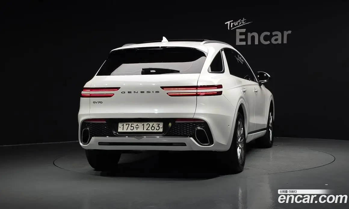 Genesis GV70 2023 2.5 автомат (гидро), фото 3