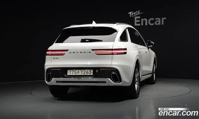 Genesis GV70 2023 2.5 автомат (гидро), миниатюра 3