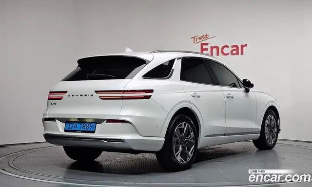 Genesis GV70 2023 0.1 автомат (гидро), миниатюра 2