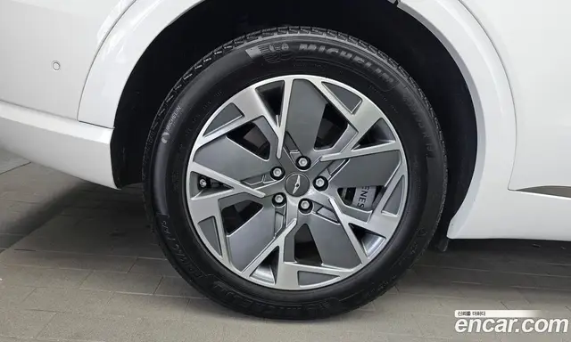 Genesis GV70 2023 0.1 автомат (гидро), миниатюра 5