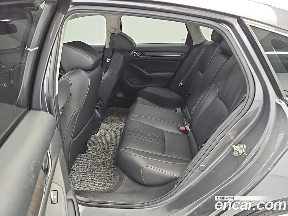 Honda Accord 2019 2.0 автомат (гидро), фото 12