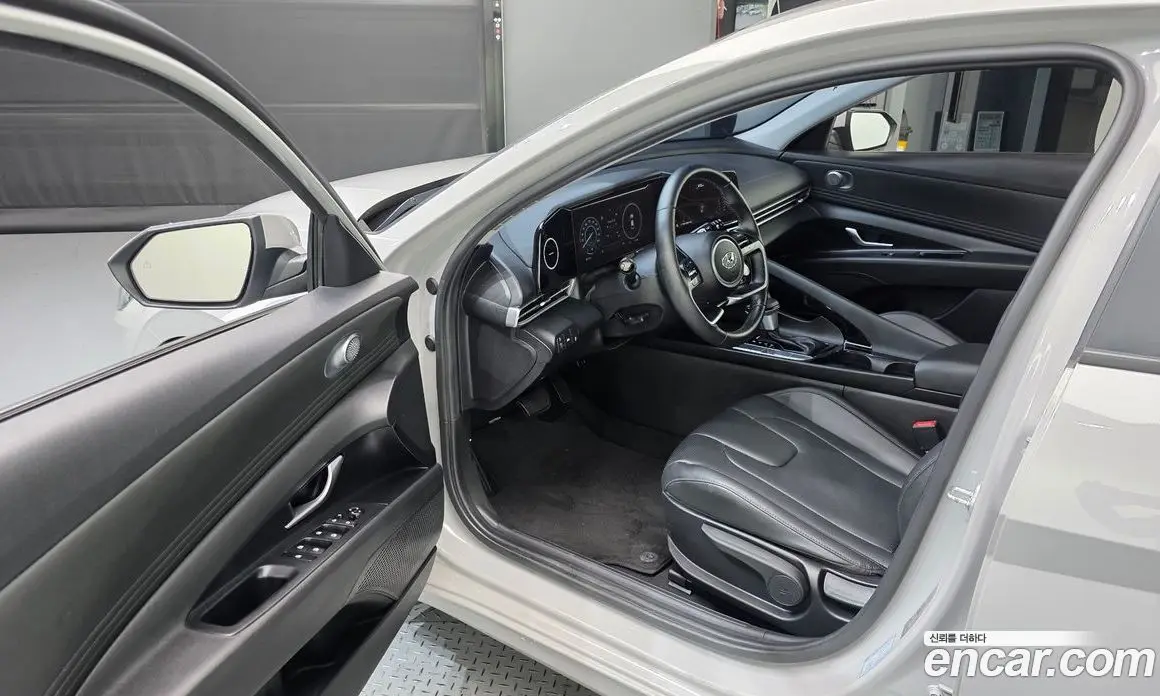 Hyundai Avante 2020 1.6 автомат (гидро), фото 13