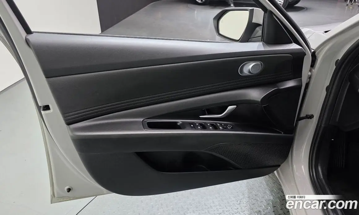 Hyundai Avante 2020 1.6 автомат (гидро), фото 14