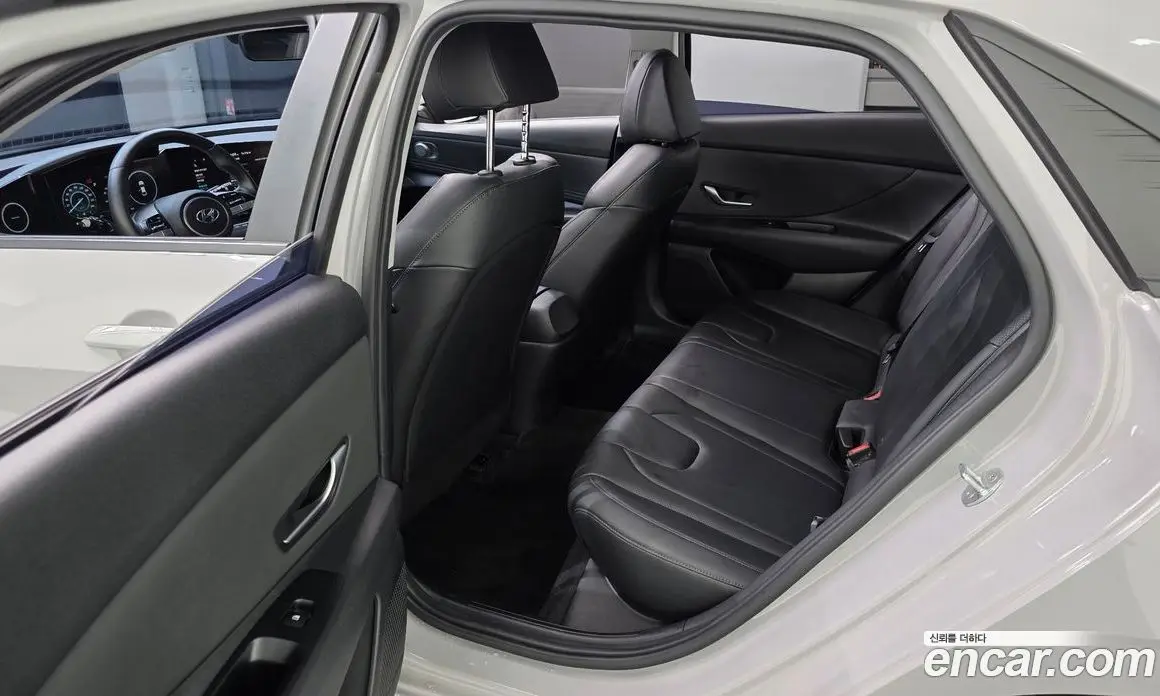 Hyundai Avante 2020 1.6 автомат (гидро), фото 17