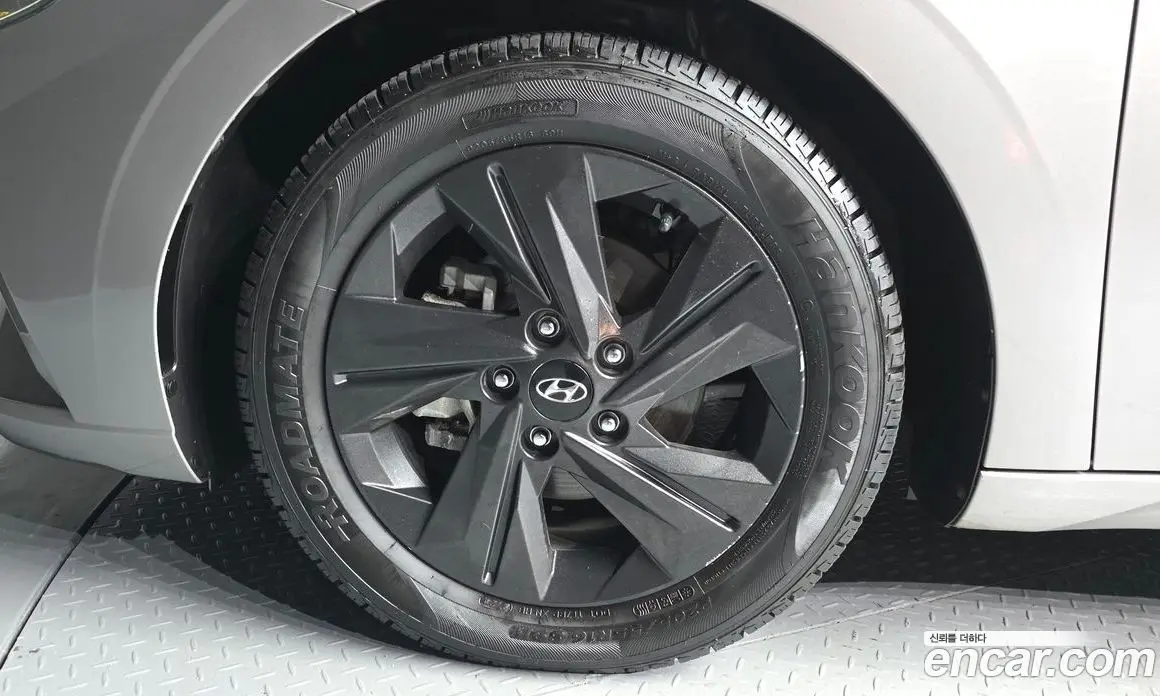 Hyundai Avante 2020 1.6 автомат (гидро), фото 5
