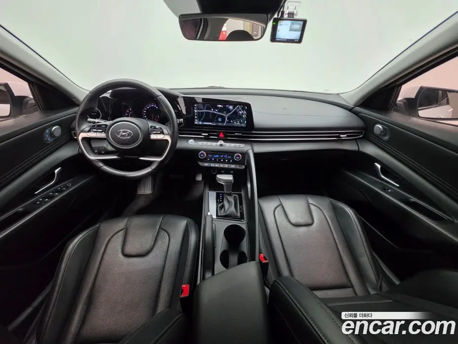 Hyundai Avante 2022 1.6 автомат (гидро), фото 17
