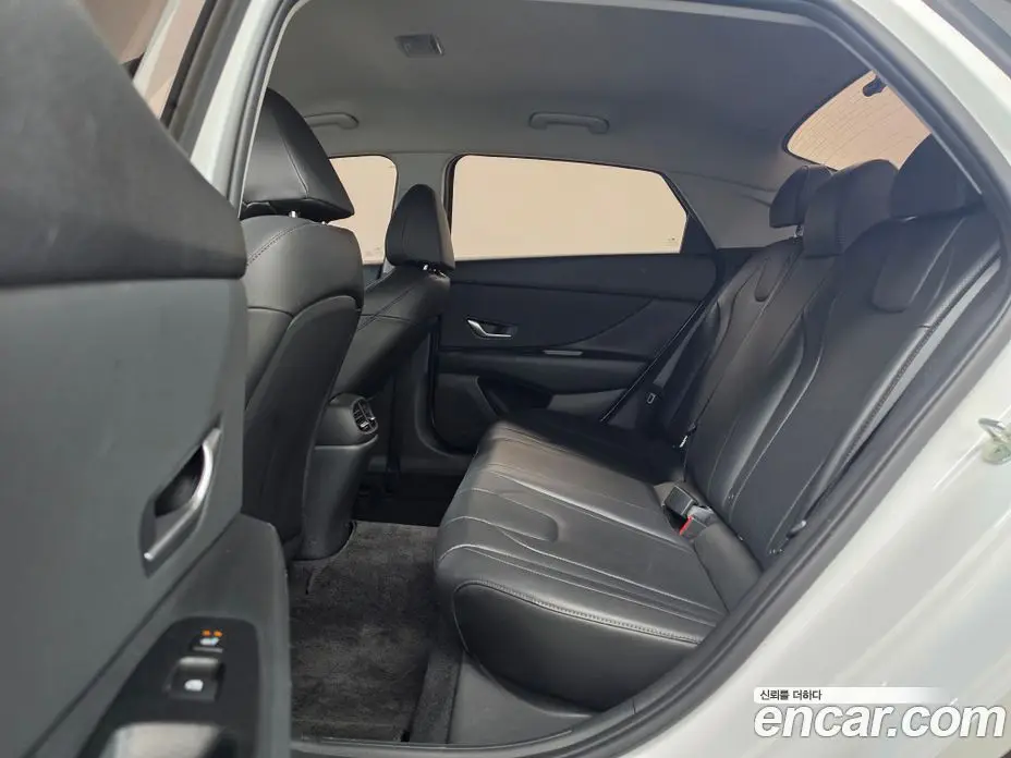 Hyundai Avante 2022 1.6 автомат (гидро), фото 10