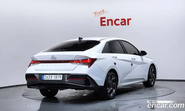 Hyundai Avante 2023 1.6 автомат (гидро), миниатюра 2