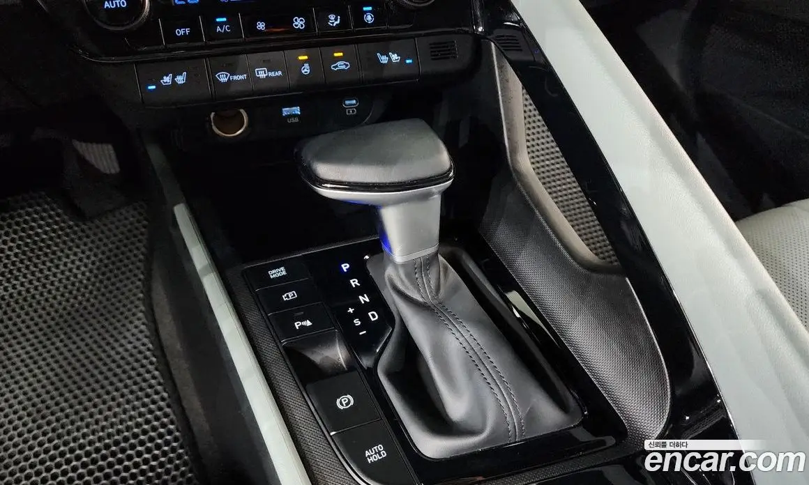 Hyundai Avante 2023 1.6 автомат (гидро), фото 12