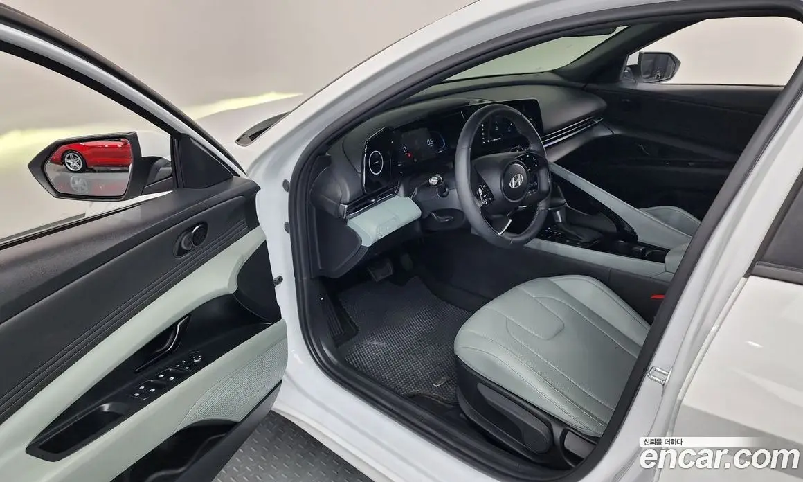 Hyundai Avante 2023 1.6 автомат (гидро), фото 13