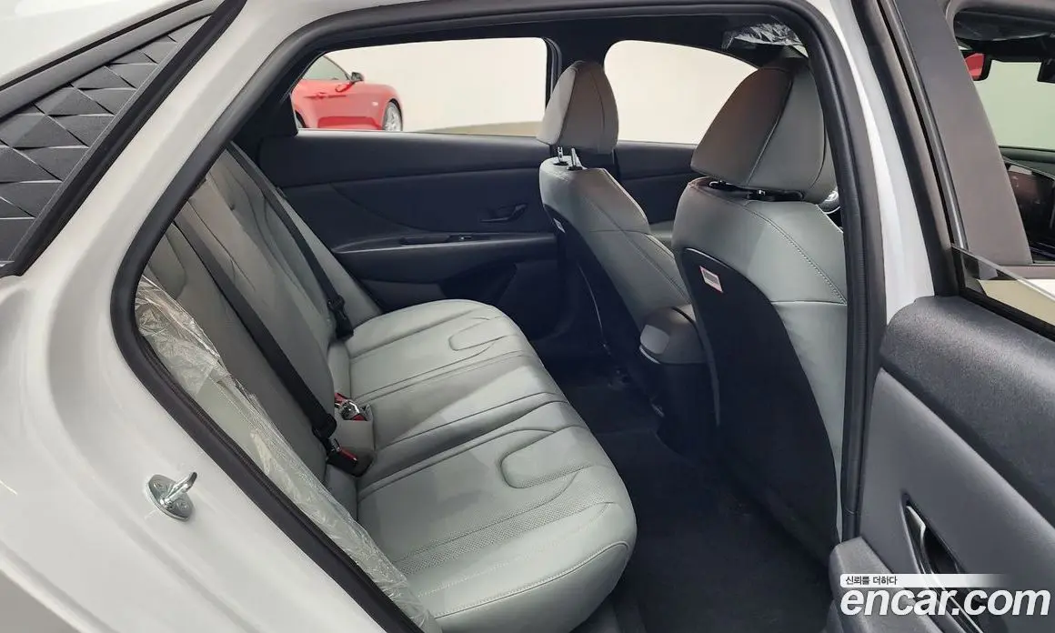 Hyundai Avante 2023 1.6 автомат (гидро), фото 17