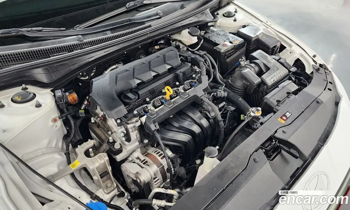 Hyundai Avante 2023 1.6 автомат (гидро), фото 6