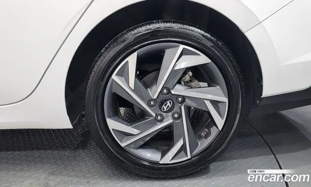 Hyundai Avante 2023 1.6 автомат (гидро), миниатюра 7
