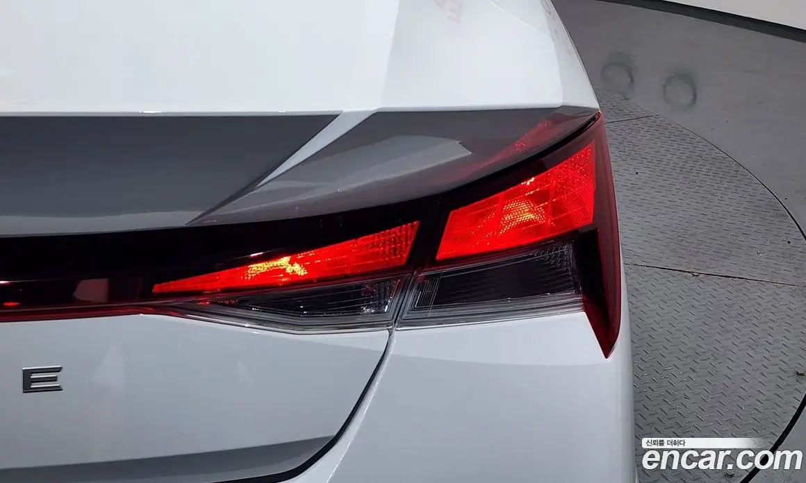 Hyundai Avante 2023 1.6 автомат (гидро), фото 9