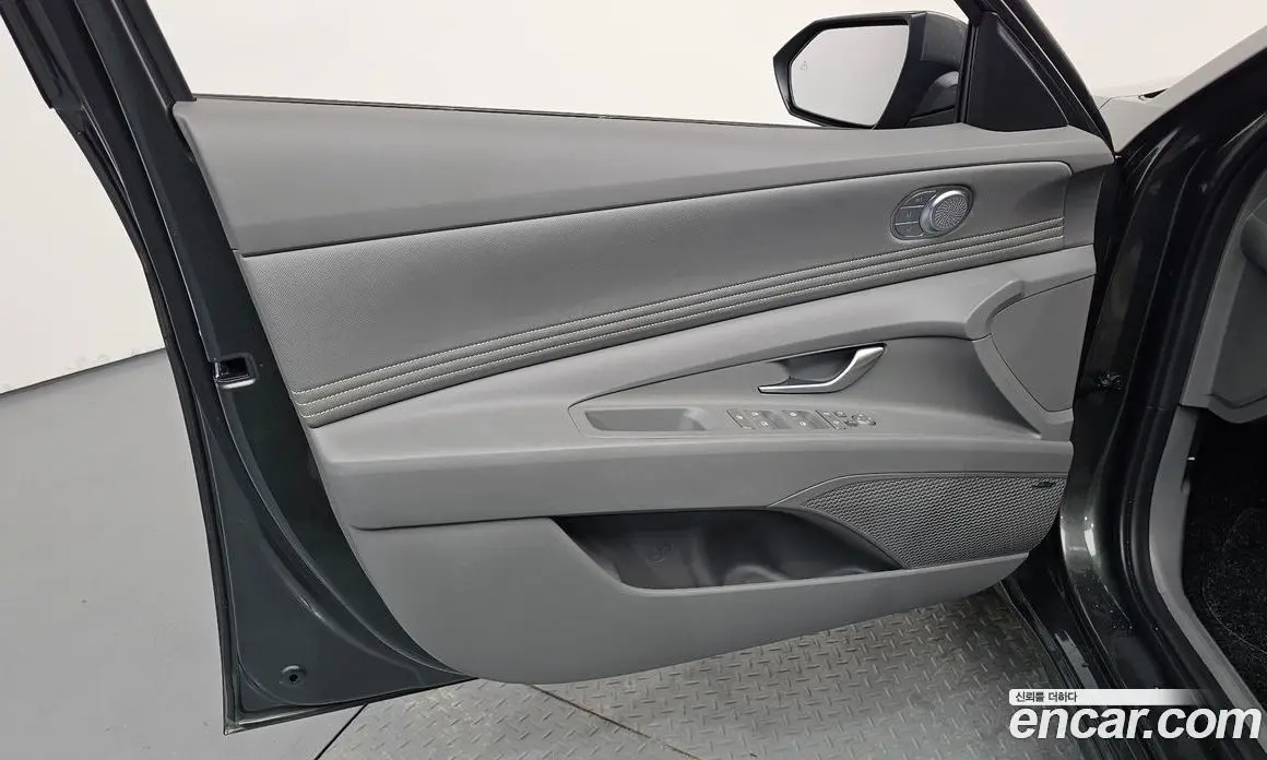 Hyundai Avante 2023 1.6 автомат (гидро), фото 13
