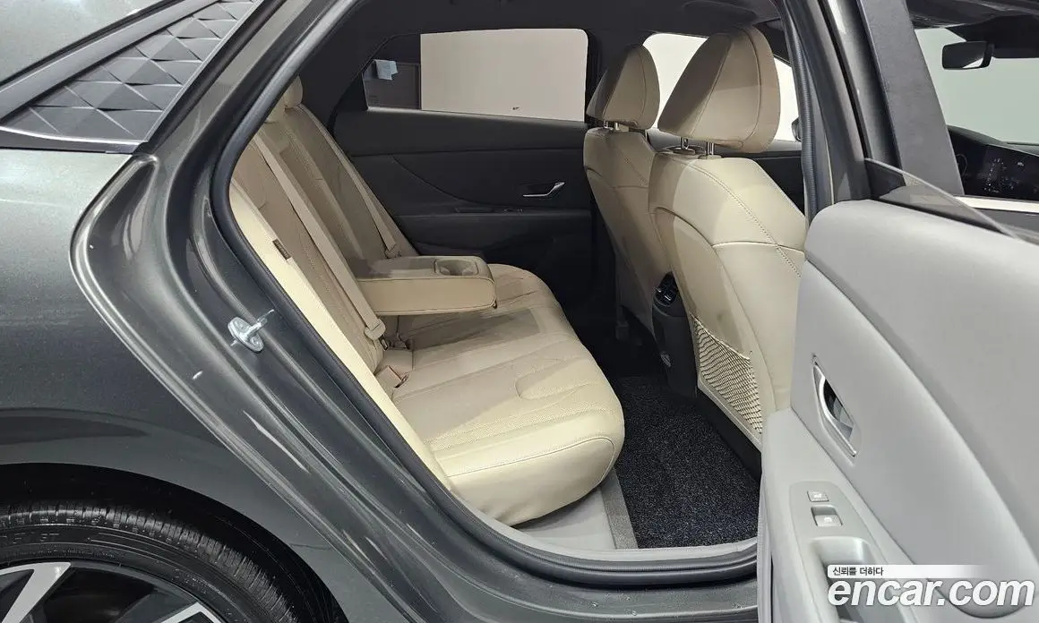 Hyundai Avante 2023 1.6 автомат (гидро), фото 16